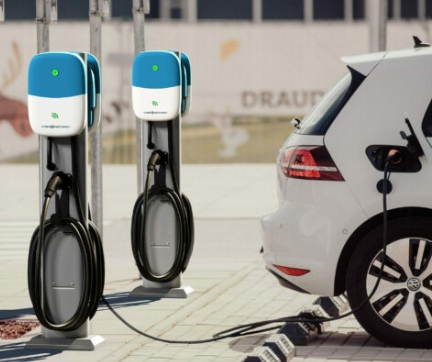 AC 230V 11kW s&auml;hk&ouml;ajoneuvon laturi pylv&auml;&auml;ll&auml; ja 5 metrin kaapelilla